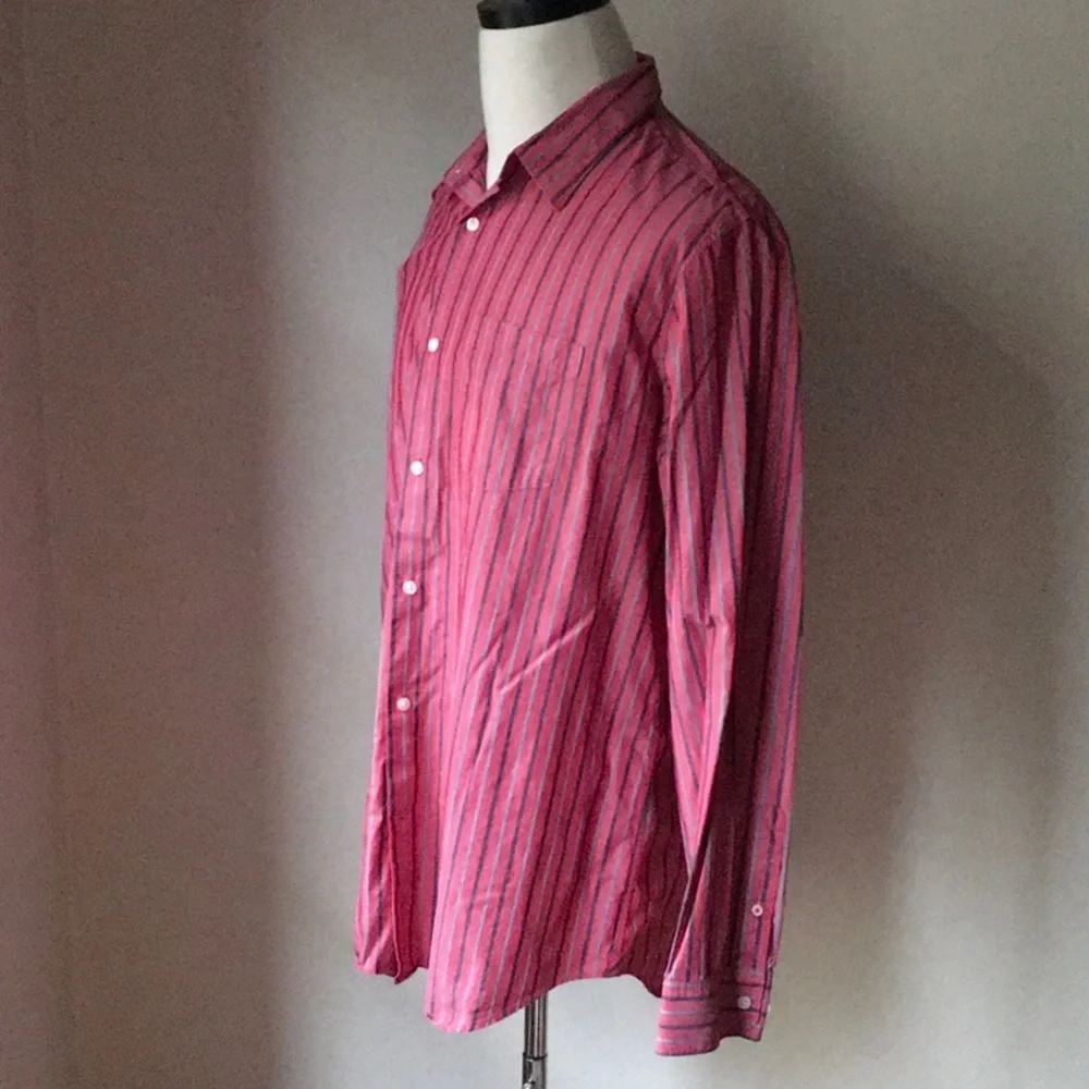 Banana Republic Striped Button Down Shirt in 100% Red Cotton (sz XL)